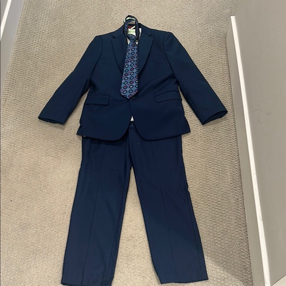 gioberti Other - Boys  6 piece navy suit. Size 12.  Only worn once.